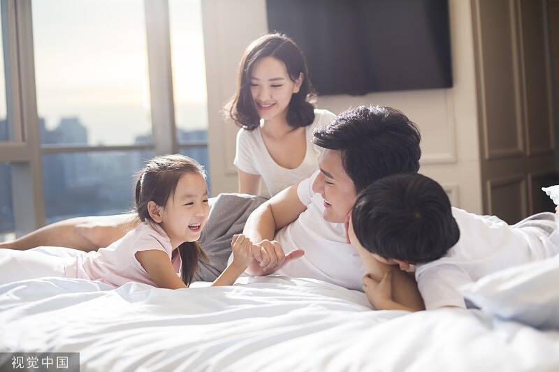 中的关键作用,纽扣家庭教育集团家庭教育指导师张久祥进行了以下指导