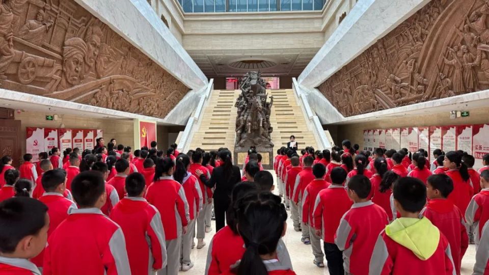 师市博物馆开展"清明时节忆先烈 红色基因代代传"主题纪念活动.