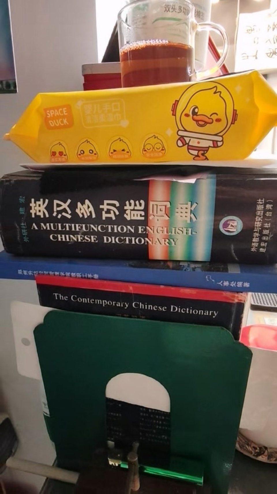 郑州“最文艺”班车司机现“隐藏简历”：写诗、篆刻、飙英语、羽毛球高级教练、50岁考大学太励志-腾讯新闻