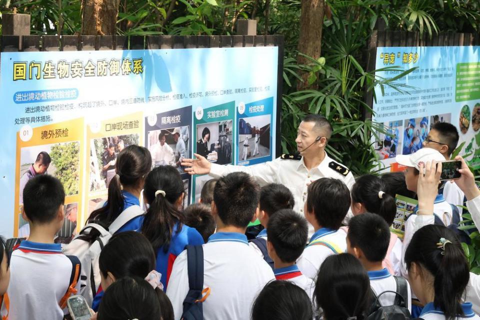 国门生物安全活动走进长隆野生动物园