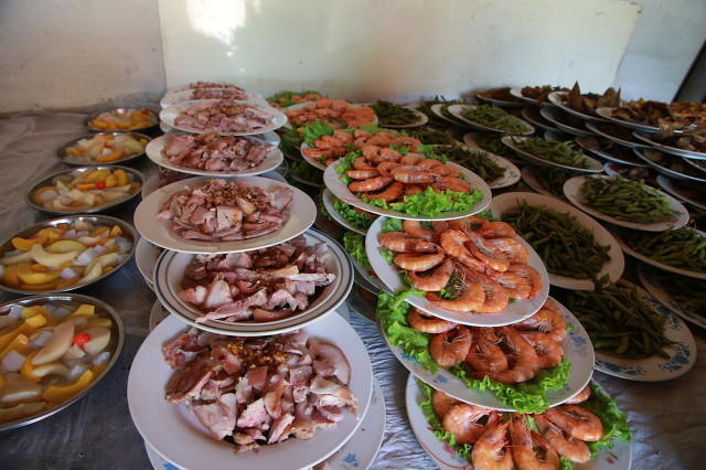 贵州又一地公布"滥办酒席"举报电话:除婚丧嫁娶外,开门酒搬家酒复婚酒