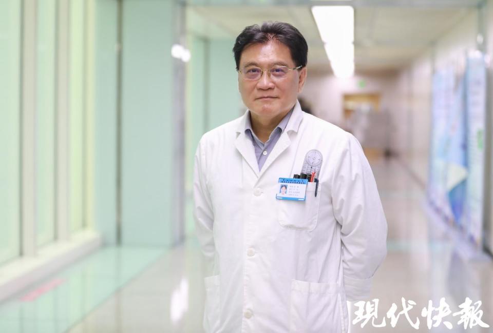 走近功勋模范邱勇为万名患者撑起生命脊梁