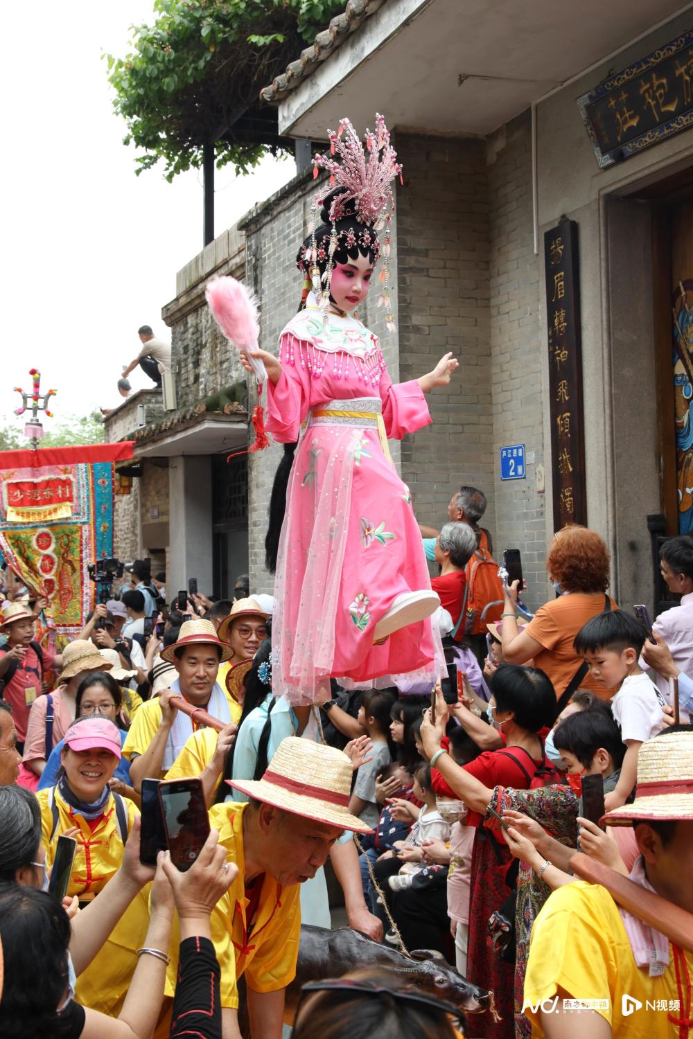 4年未见嘅色仔翻嚟喇番禺沙湾飘色巡游引4万人围观看图