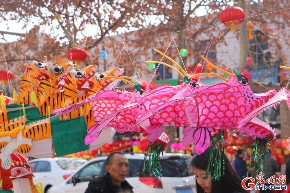 【新春走基层】红灯笼,耀新年_腾讯新闻