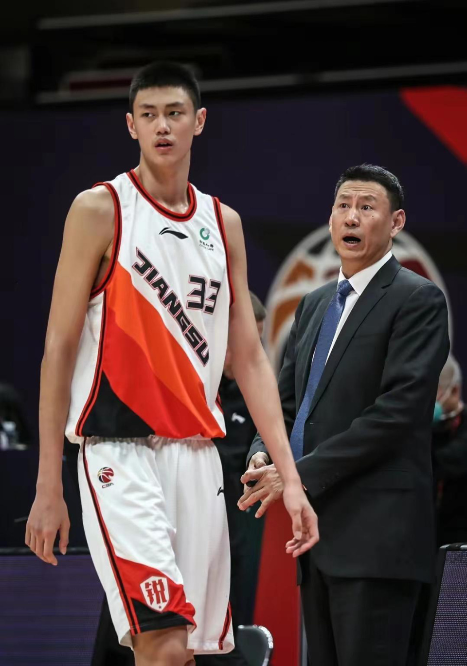 跟李春江和李京龙父子如出一辙,在李楠成为江苏队主教练之后,他的儿子