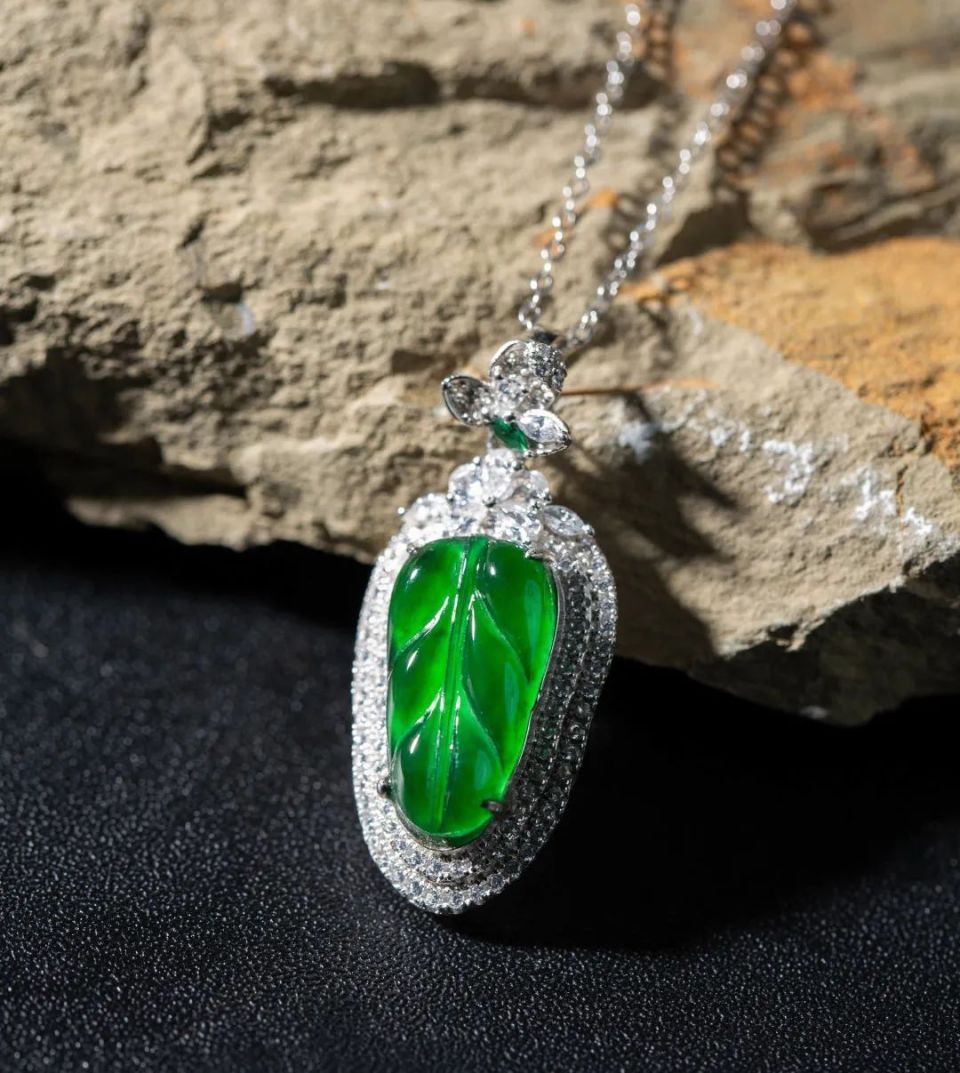 花了不到400块,我戴上了动辄几万块的翡翠,不开玩笑