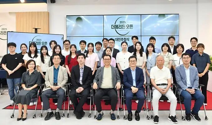 韩国新创办元老女子业余公开赛 吴侑珍连胜李昌镐睦镇硕登顶女王_腾讯新闻