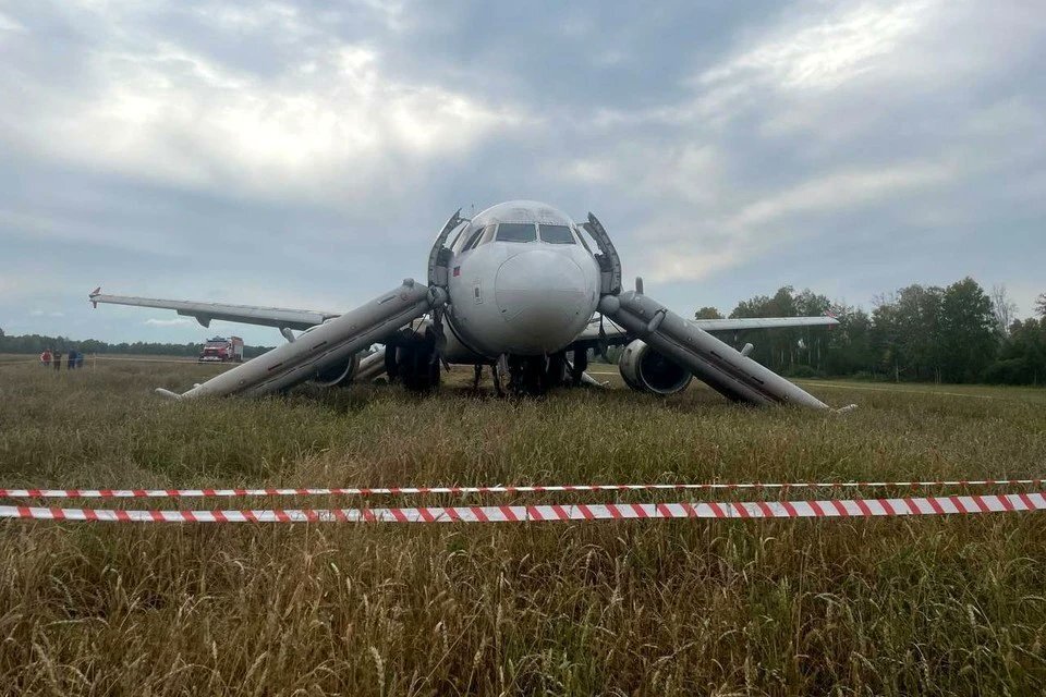 烏拉爾航空公司向農民支付了小麥麥田的年租金,將滯留的空客飛機保留