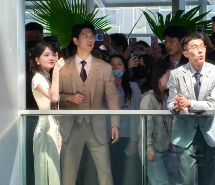 出道13年,搭档杨紫走红后不断下滑,一个月连扑两部剧?还要二搭