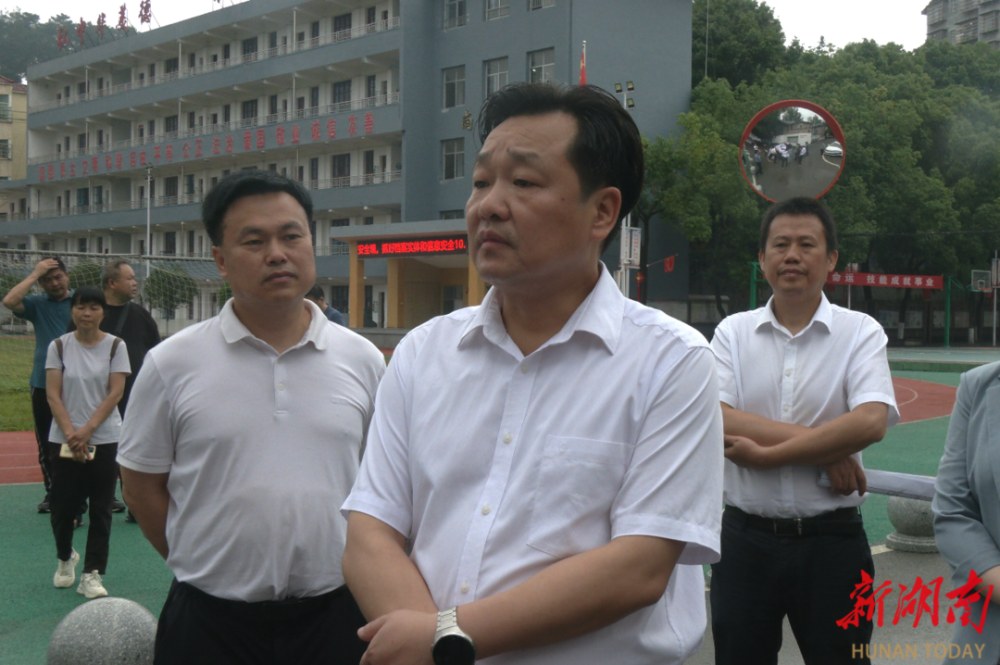 唐成调研区委党校工作
