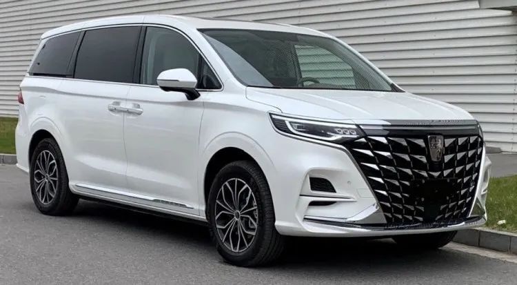 a-荣威imax8使用的是上汽蓝芯2.ot发动机,和长安扯不上什么关系.