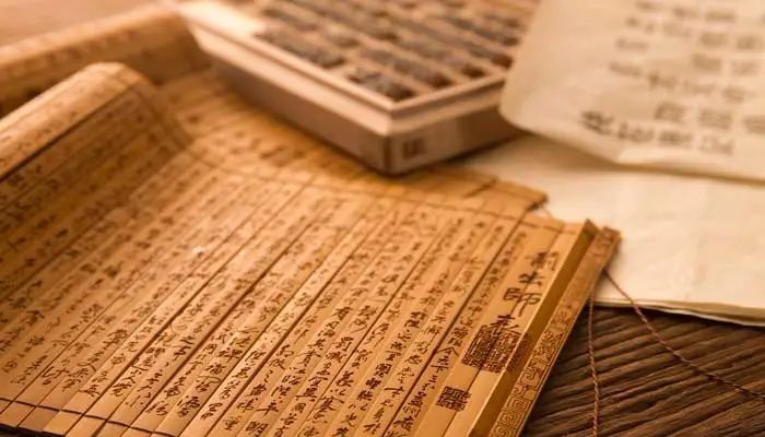 被误传多年的俗语:终于知道"嫁鸡随鸡,嫁狗随狗"是怎么来的了!