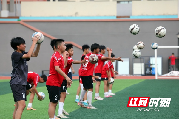 景炎中学成功入选"全国青少年校园足球特色学校"
