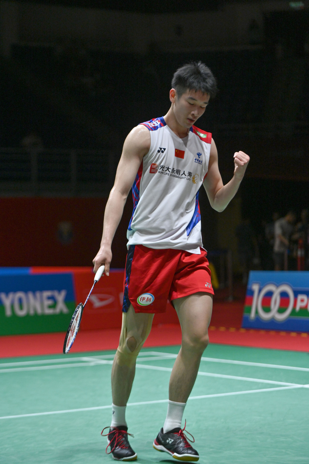 羽毛球——马来西亚大师赛:李诗沣晋级男单八强