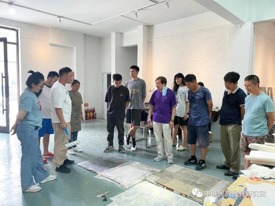 年4月23日中联民族(北京)教育咨询研究院李克霞:中国美术家协会会员