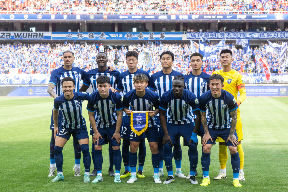 足球中超武汉三镇对阵北京国安