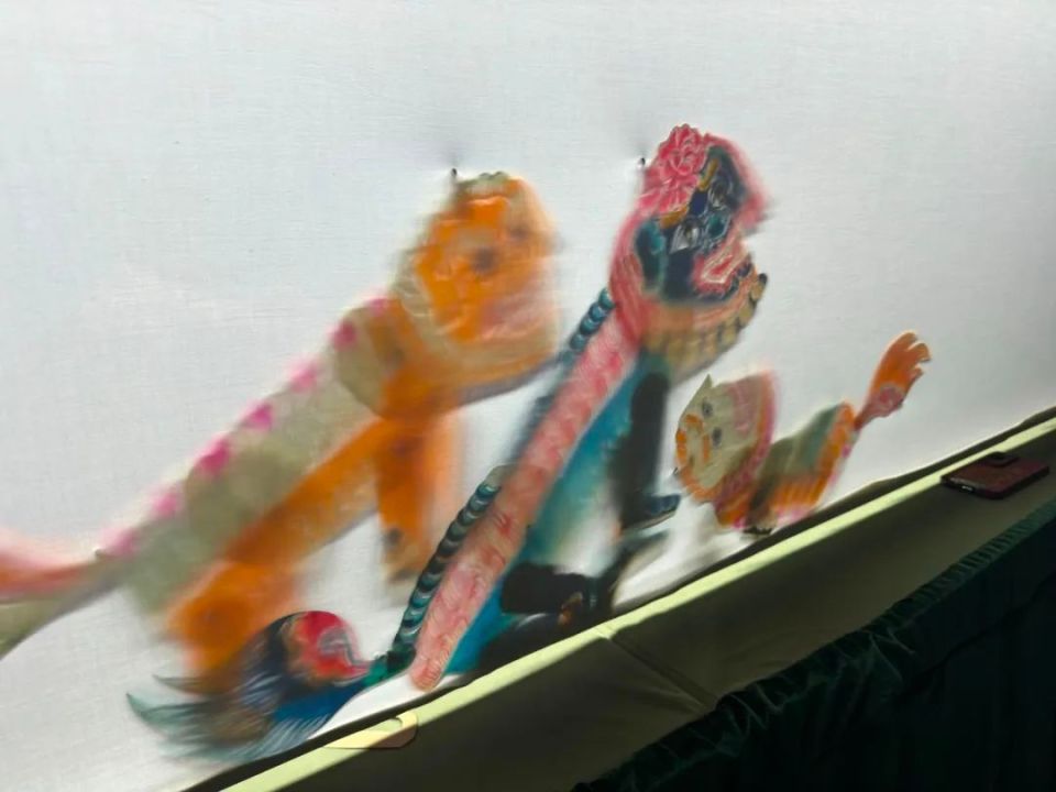 孩子们图书馆里过佳节,"存折",皮影戏颇受欢迎