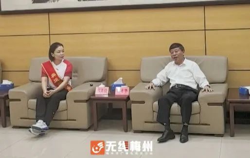 同时,向陈清晨和其父母陈东辉,张苑萍,以及陈清晨启蒙教练邹仕文献上