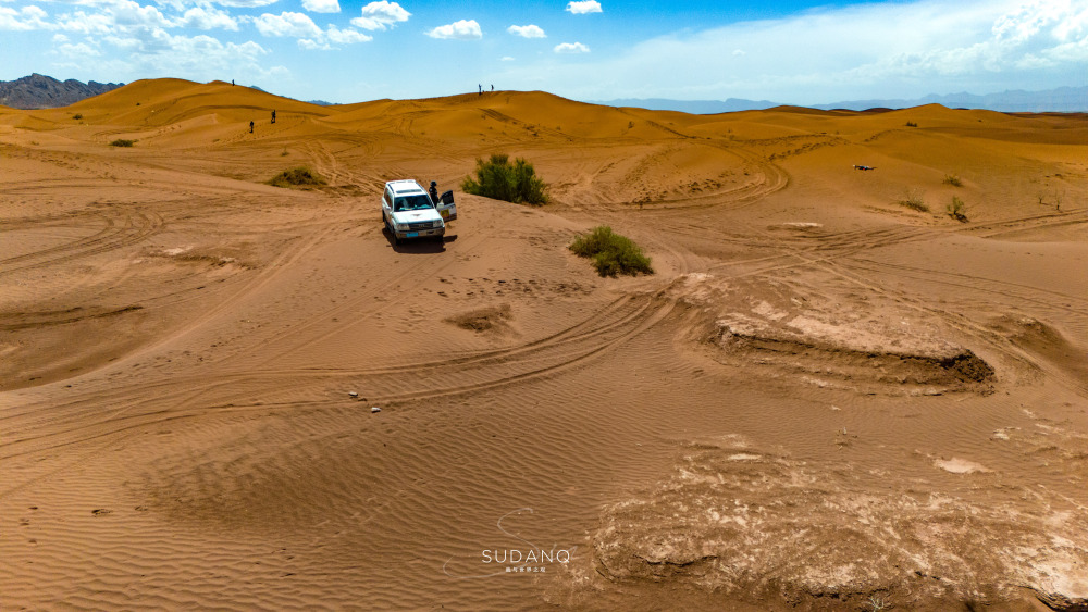 中国唯一的红色沙漠,被誉为塔里木盆地的明珠,就在新疆