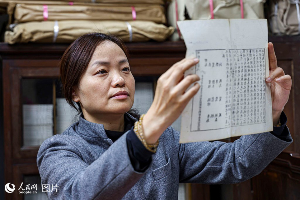 朱静:坚守热爱 在指尖"修复时光"_腾讯新闻