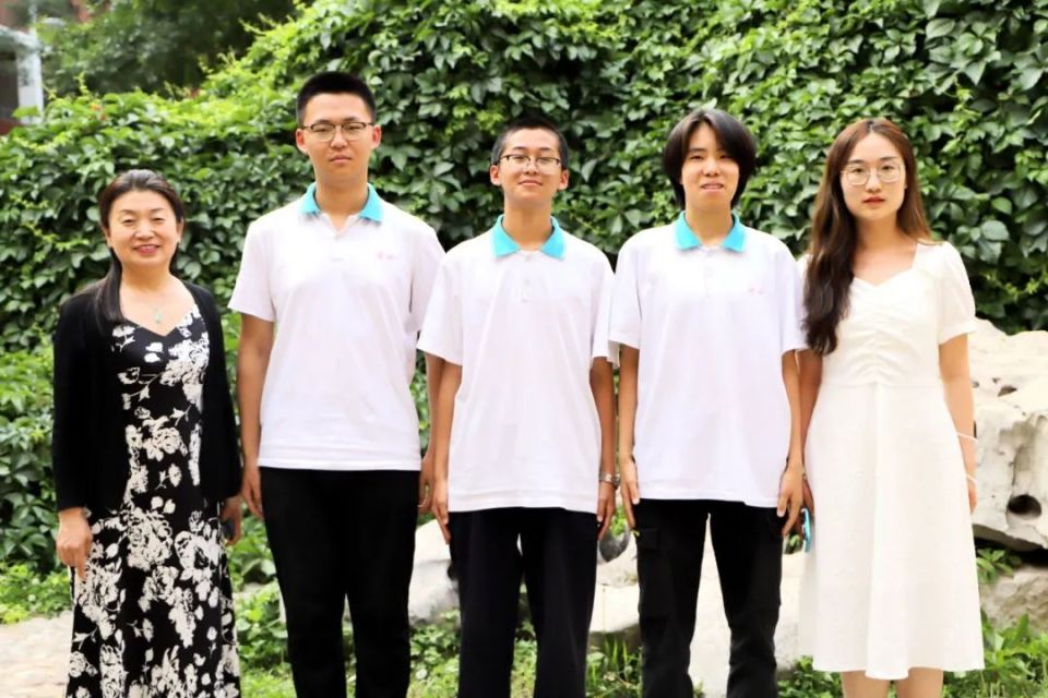 超,李宛蓉2023年全国中学生信息学竞赛(省级赛区)一等奖获得者:王鸿博