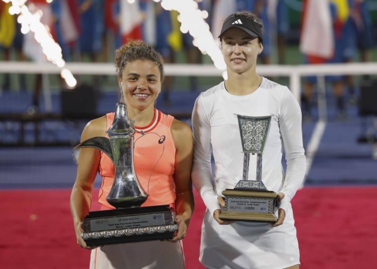 祝福!澳网冠军辛纳承认与网坛美女卡林斯卡娅正在恋爱