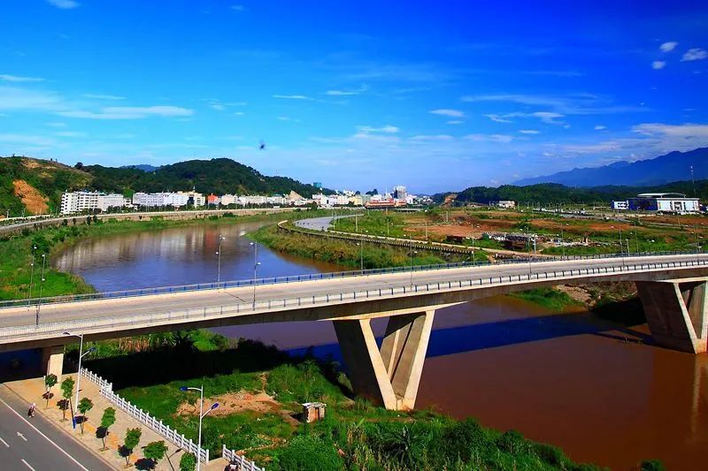 河口这座边境小城,尽显异域风情