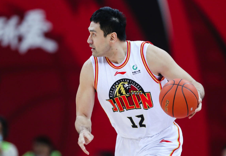 钟诚16年达成1000抢断里程碑 成cba历史第5人_腾讯新闻