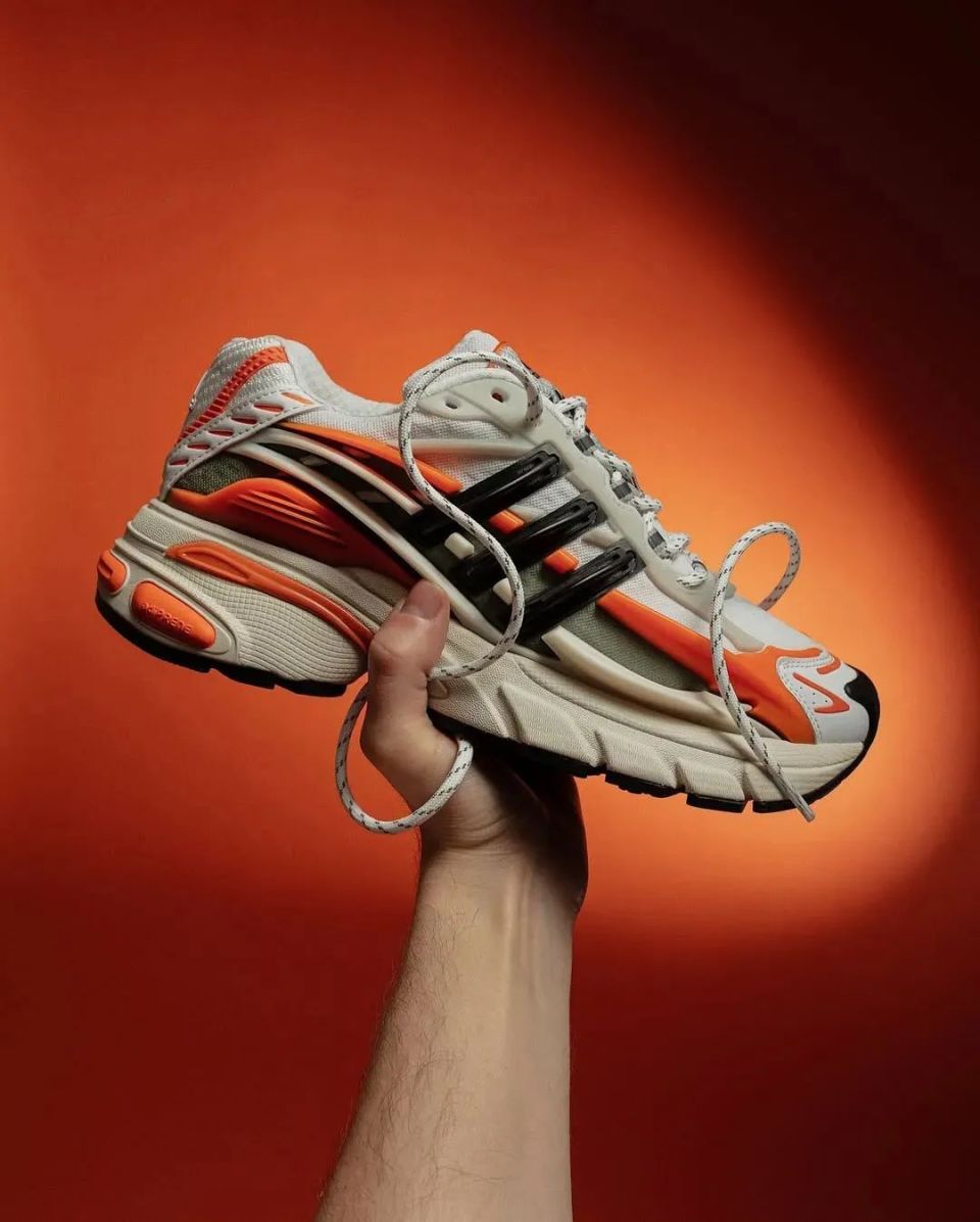 水母鞋！菲董x 阿迪新作下月登场！-腾讯新闻