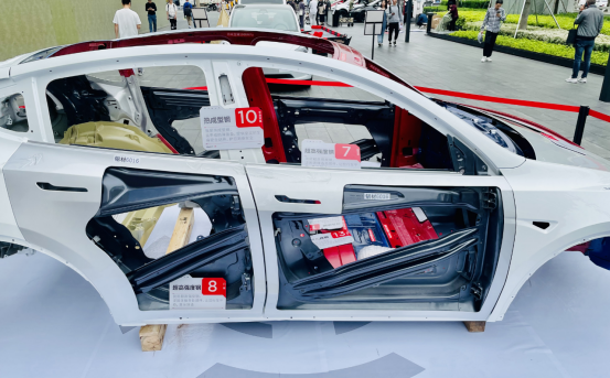 揭秘modely白车身采用一体压铸工艺高强度钢占比达57