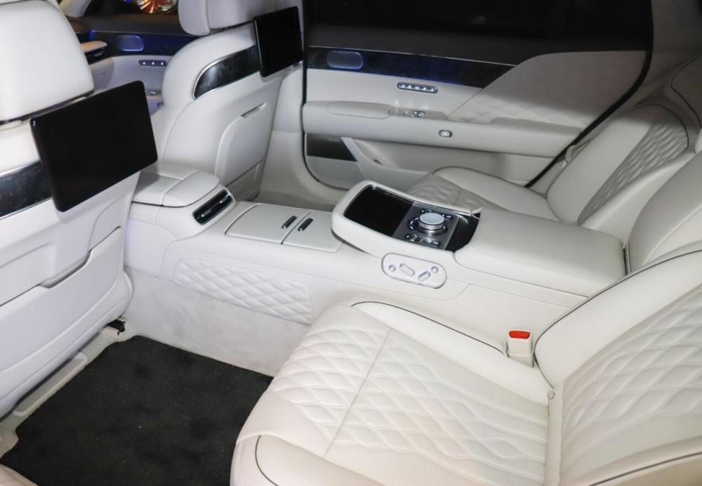 在参数方面其实也要强于入门版的迈巴赫s480车型,显示了韩系车型