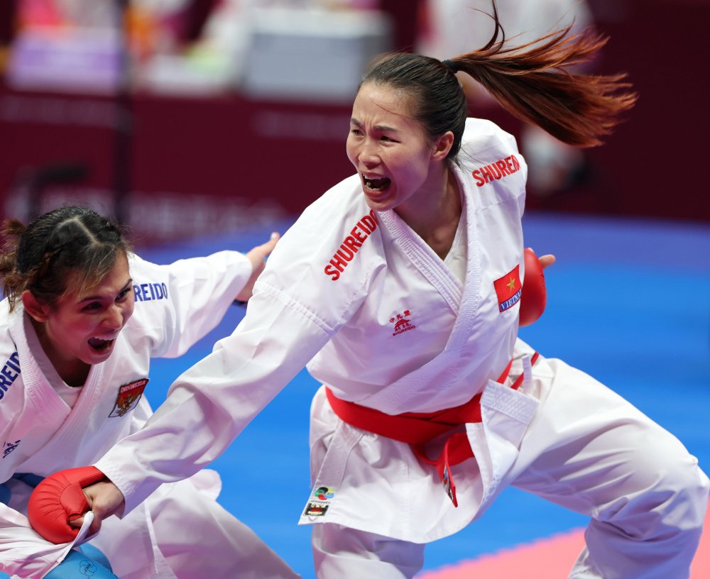 空手道——女子组手68公斤级:中国选手李巧巧夺冠
