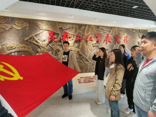 千里海疆爱国教育普及法律知识,强化红色教育此外,威海市文登区还通过