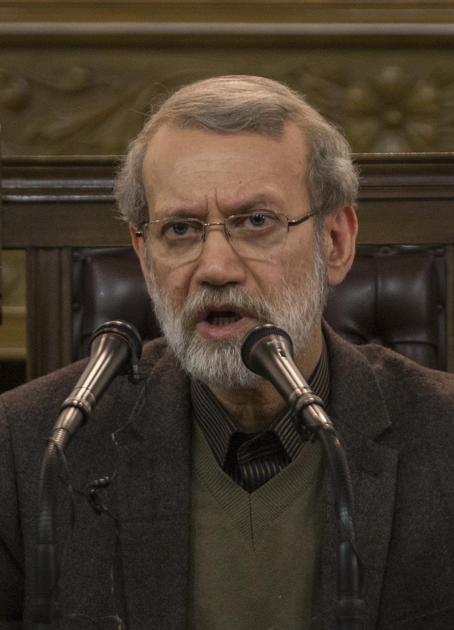 伊朗议会议长拉里贾尼在德黑兰出席新闻发布会的资料照片