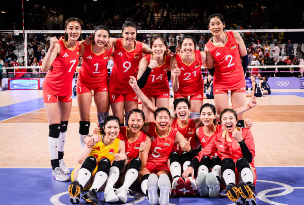 所以说这场胜利非常的关键,也是中国女排队员拼下来的结果