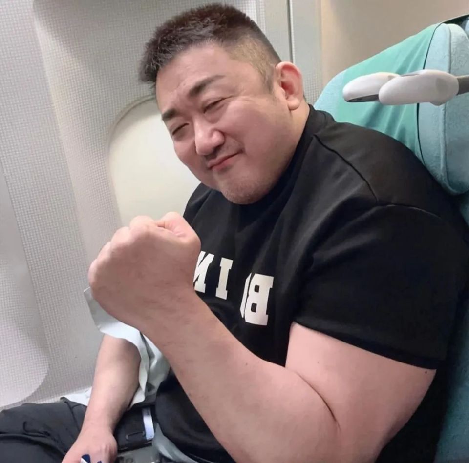 好久不见马东锡了?和网红艺正花即将大婚?