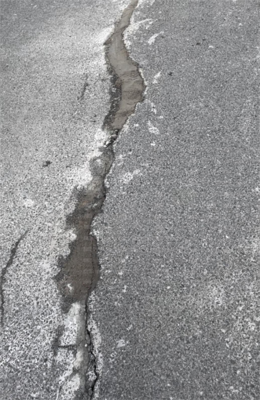 裂开了!上海多处小区下沉开裂疑因隔壁新房施工所致_腾讯新闻