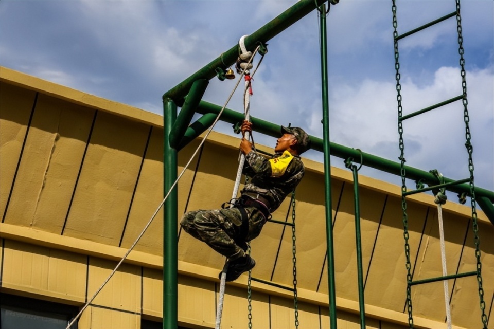 武警兵团总队某支队举行"铸剑——2024"军事训练大比武