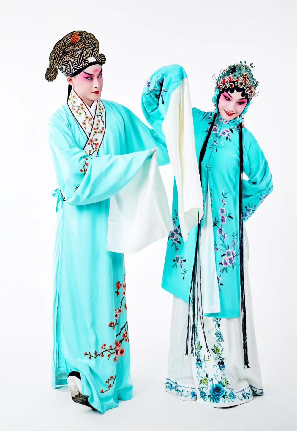 张洵澎蔡正仁助阵,青年昆曲演员张冉连挑三出大戏_腾讯新闻