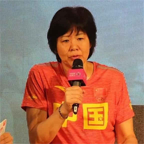 爱国只停留嘴上的明星让子女加入外国国籍不识中国国旗引众怒