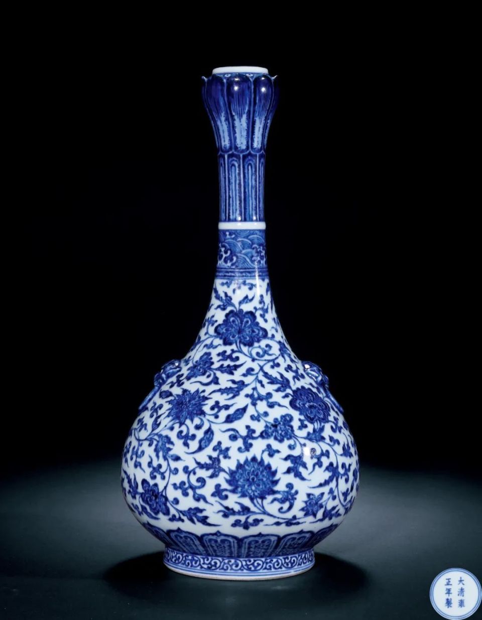 青白磁 花鳥模様 壺 高さ約15cm（清末年） 保利拍卖二十周年春拍丨圆明主人的内廷恭造之器—— 禹贡第二章-腾讯新闻