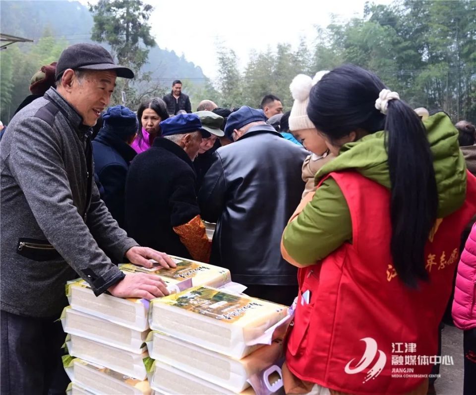 一万公斤大米送洪洞村!_腾讯新闻