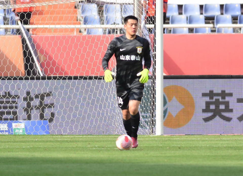 山东泰山vs沧州雄狮队,王大雷伤愈复出表现出色!