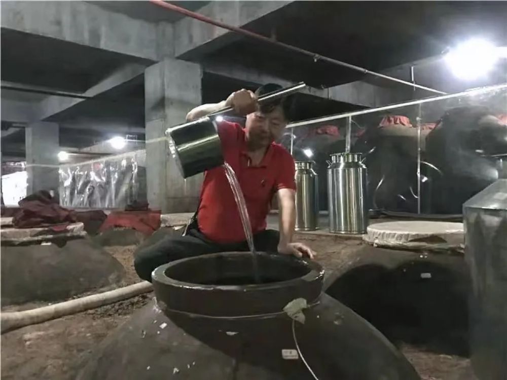 【醉美遵义城 最美遵义人】张方利：秉承初心酿好酒 热心公益乐助人_腾讯新闻