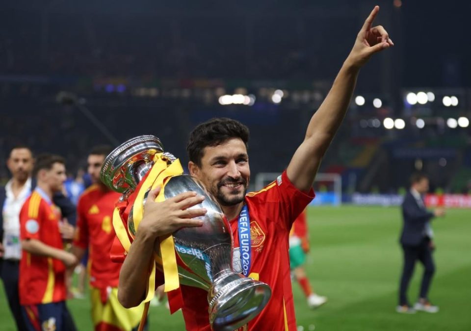 欧洲杯最神奇球员!38岁"高龄"创造纪录,生涯两度捧起德劳内杯