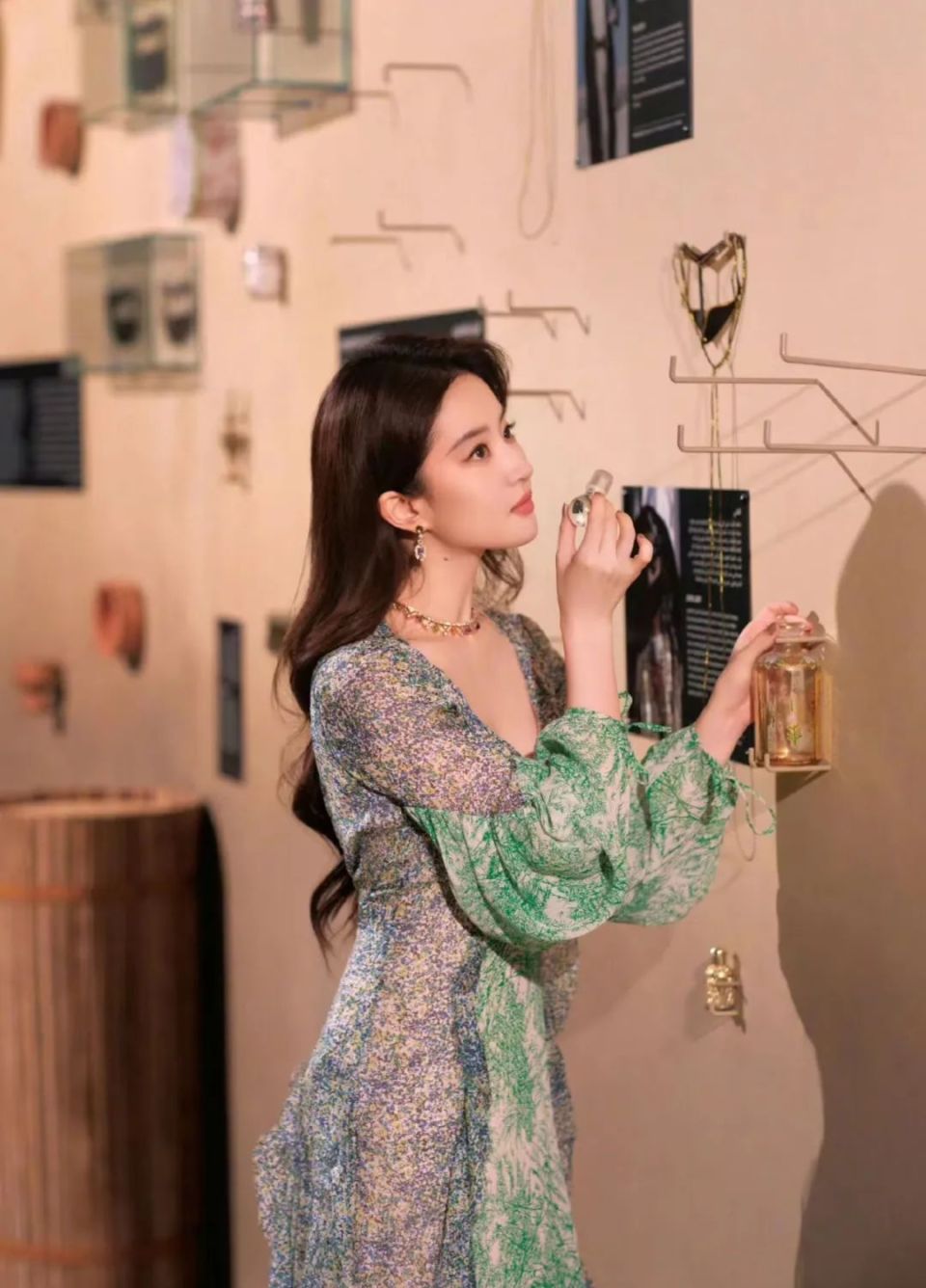 浅眉有多好,刘亦菲知道!_腾讯新闻