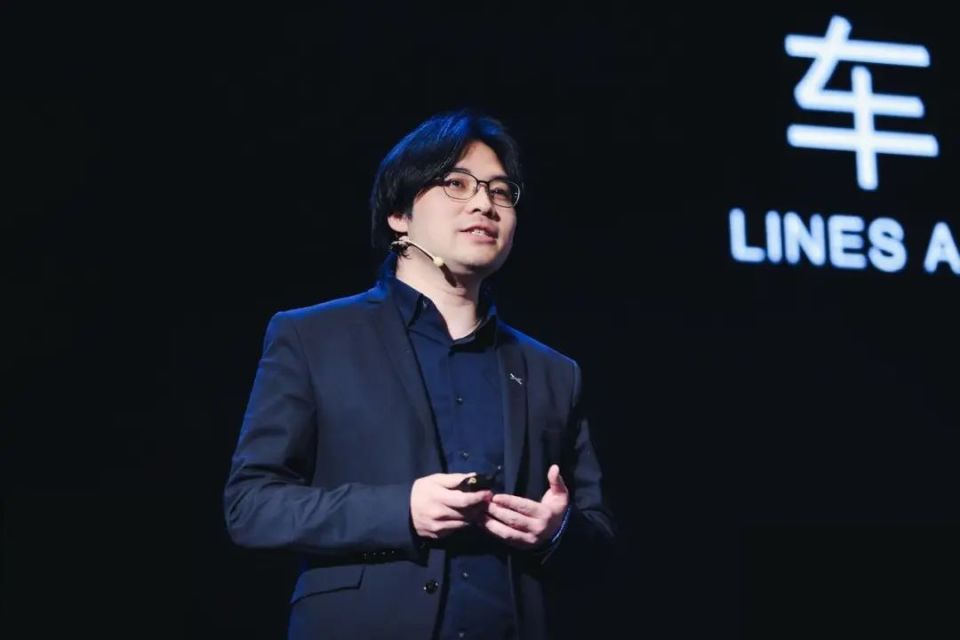 刘毅林自2018年加入小鹏汽车,最初担任互联网中心副总经理,与外形设计