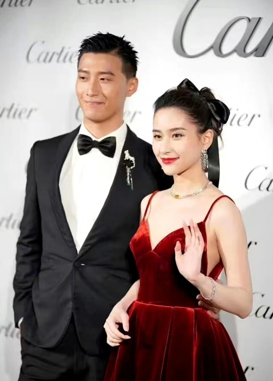 窦骁何超莲婚礼现场曝光充满浪漫奢华的格调何超莲打扮像仙女