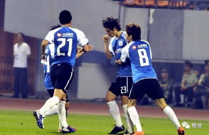 大连足球史上今天:2012年中超实德2-2山东鲁能,权磊 朴东赫建功(5月19