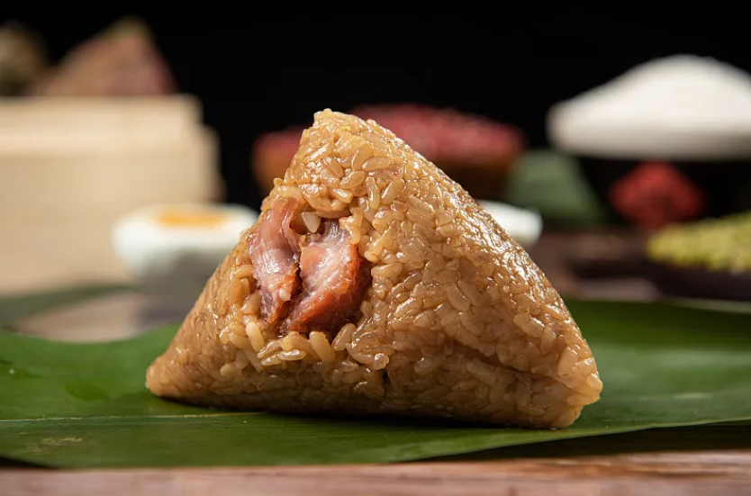 "天价粽子"再现,端午粽香里的文化迷失与价值回归 | 时评